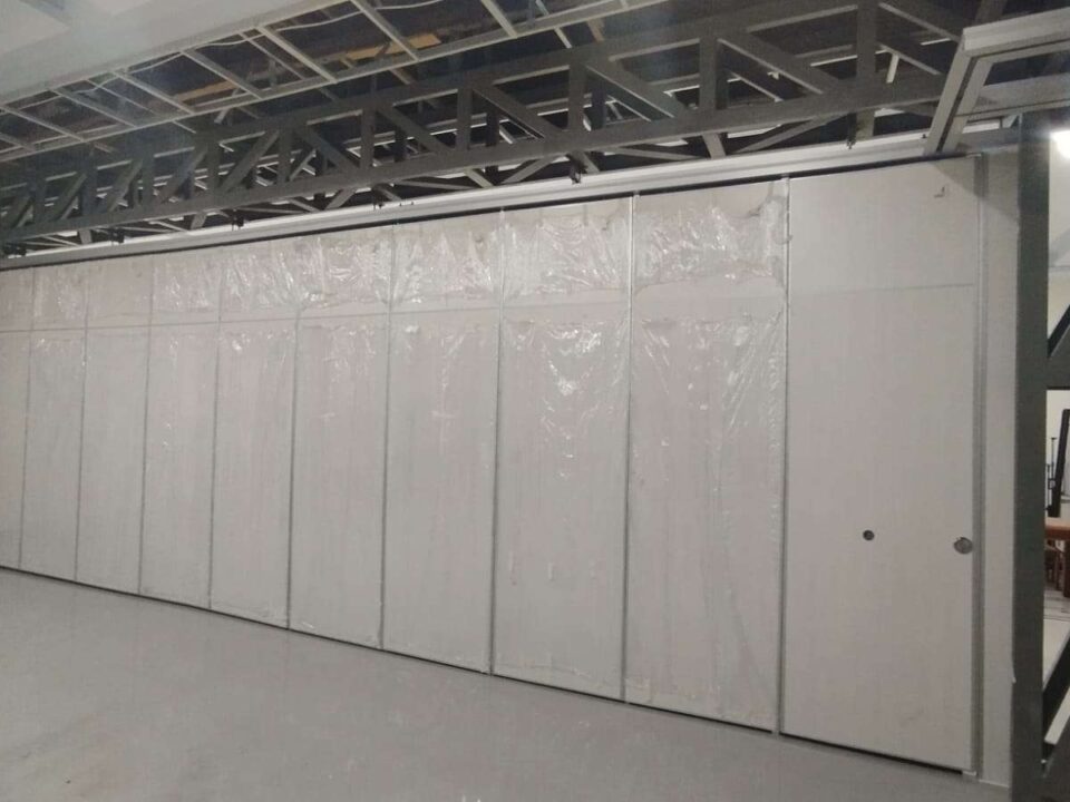 Pintu lipat hotel palu